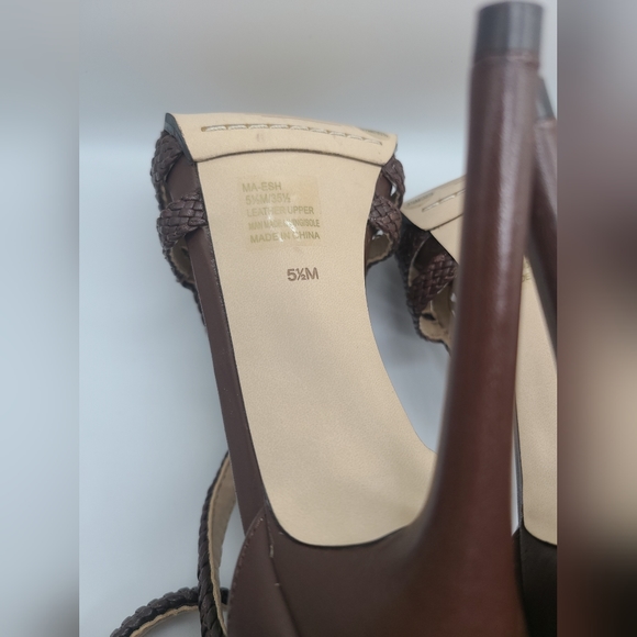 BCBG Maxazria Women's Tassle Strappy Open Toe Heel Shoe Size 5.5 - Picture 7 of 14